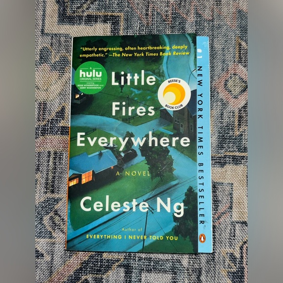 “LITTLE FIRES EVEYWHERE” NOVEL - Picture 1 of 2